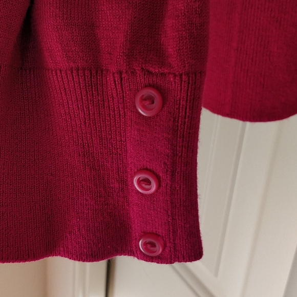 Pink Cleo Sweater, Size L - Picture 7 of 7